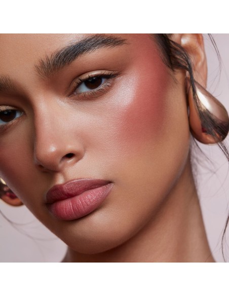 (She's A Doll) Creme & Powder Blush (She's A Doll) Creme & Powder Blush