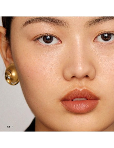 Signature Lip Lightweight Lipstick Signature Lip Lightweight Lipstick