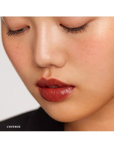 Signature Lip Lightweight Lipstick