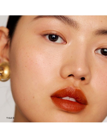 Signature Lip Lightweight Lipstick Signature Lip Lightweight Lipstick