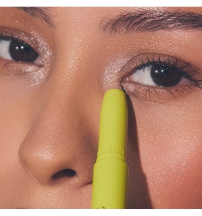 *SOBRE PEDIDO* (Champagne Snowflake) Sparklestik Eye Crayon