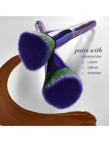 *SOBRE PEDIDO* Wicked Limited-Edition Elphaba Foundation Brush *SOBRE PEDIDO* Wicked Limited-Edition Elphaba Foundation Brush